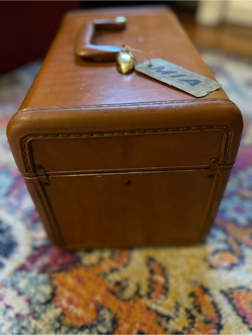 Samsonite Vintage 1940s Tan Hard-Shell Vanity Case with Brass Accent - Picture 4 of 11